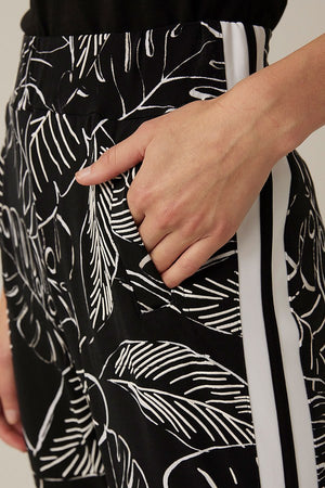 
                  
                    Charger l&amp;#39;image dans la galerie, Joseph Ribkoff - Pantalon jogging motif tropical
                  
                