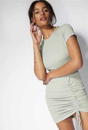
                  
                    Charger l&amp;#39;image dans la galerie, Mink Pink - Robe ajustée
                  
                
